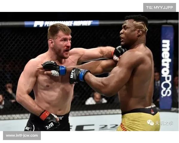 UFC赛场奇葩咬人事件，利马获白大拿特颁“最佳一咬奖”并纹身纪念